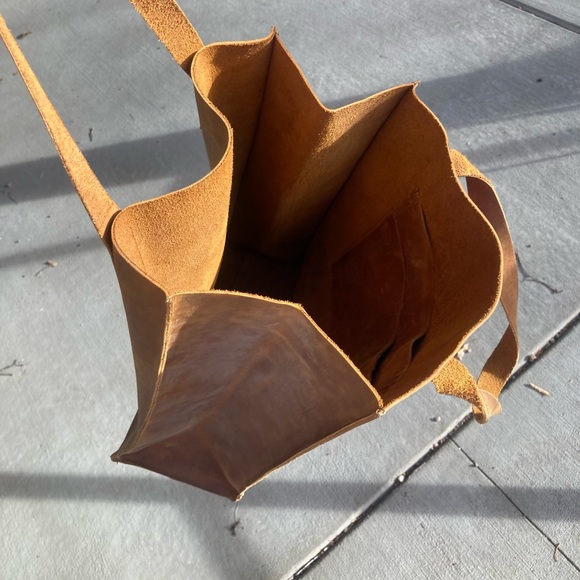 YAYAS Leather Travel Shoulder Tote - Handbag For Men & Women. HandMade - Picture 11 of 12